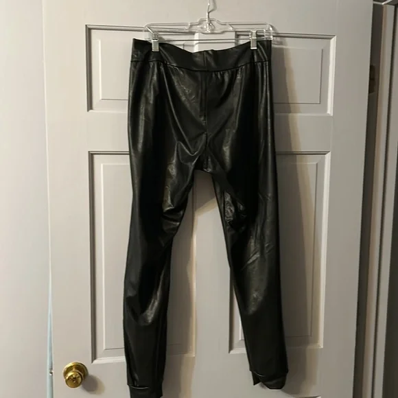 Commando Faux Leather Joggers - Picture 4 of 6